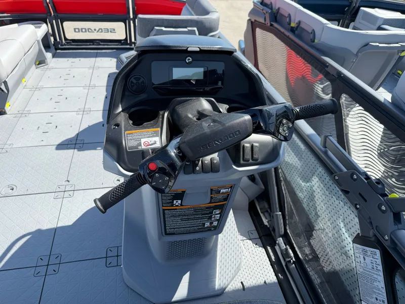 Slide: The Image of Sea-Doo Switch Cruise 21 2025 - 8