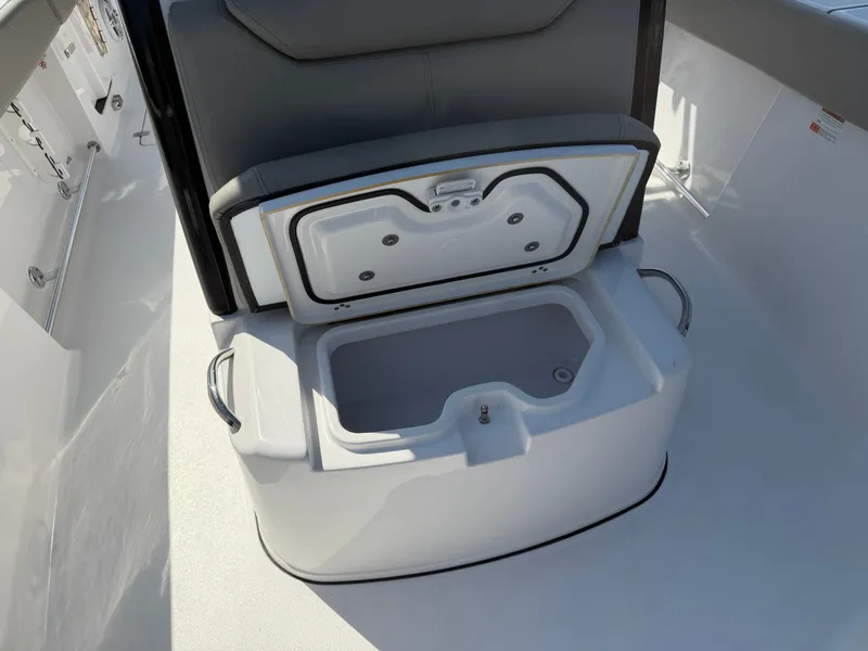 Slide: The Image of Sportsman Heritage 261 Center Console 2024 - 37