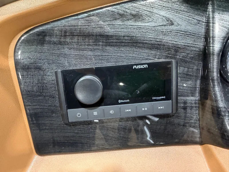 Slide: The Image of Tahoe LTZ 2185 Cruise Rear Bench (CRB) & Honda 4-Stroke EFI 2026 - 11