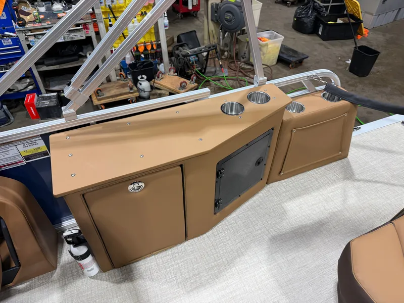 Slide: The Image of Tahoe LTZ 2185 Cruise Rear Bench (CRB) & Honda 4-Stroke EFI 2026 - 15