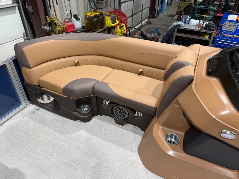 Slide: The Image of Tahoe LTZ 2185 Cruise Rear Bench (CRB) & Honda 4-Stroke EFI 2026 - 27