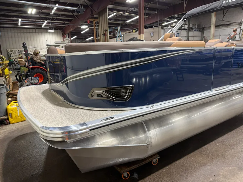 Slide: The Image of Tahoe LTZ 2185 Cruise Rear Bench (CRB) & Honda 4-Stroke EFI 2026 - 32