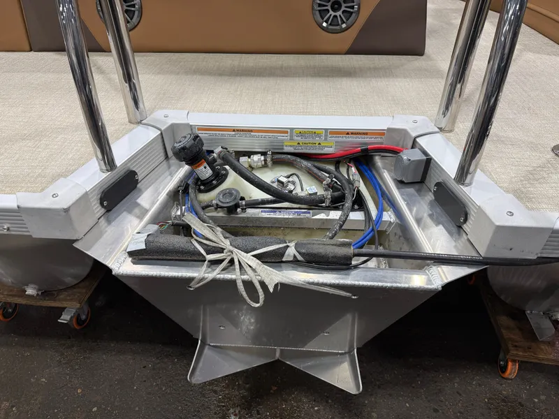 Slide: The Image of Tahoe LTZ 2185 Cruise Rear Bench (CRB) & Honda 4-Stroke EFI 2026 - 37