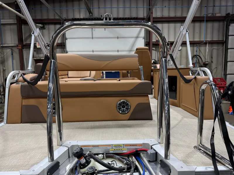 Slide: The Image of Tahoe LTZ 2185 Cruise Rear Bench (CRB) & Honda 4-Stroke EFI 2026 - 38