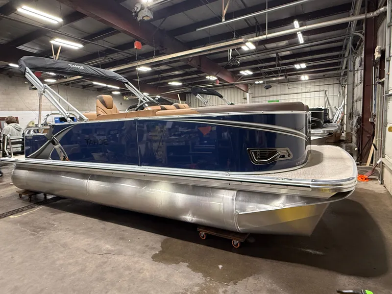 Slide: The Image of Tahoe LTZ 2185 Cruise Rear Bench (CRB) & Honda 4-Stroke EFI 2026 - 41