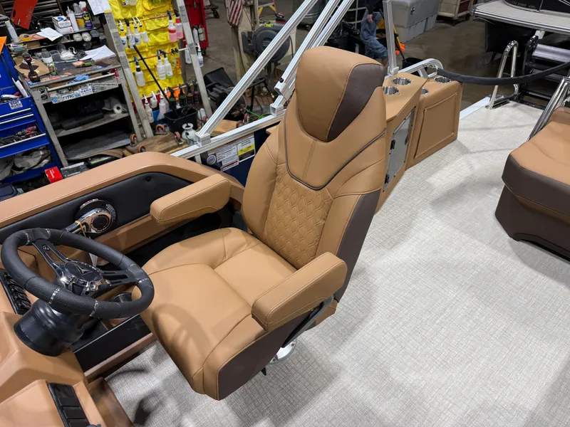 Slide: The Image of Tahoe LTZ 2185 Cruise Rear Bench (CRB) & Honda 4-Stroke EFI 2026 - 9