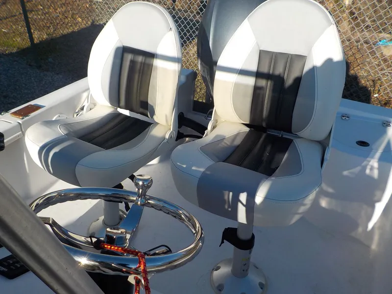 Slide: The Image of Mako 171 Center Console 1998 - 10