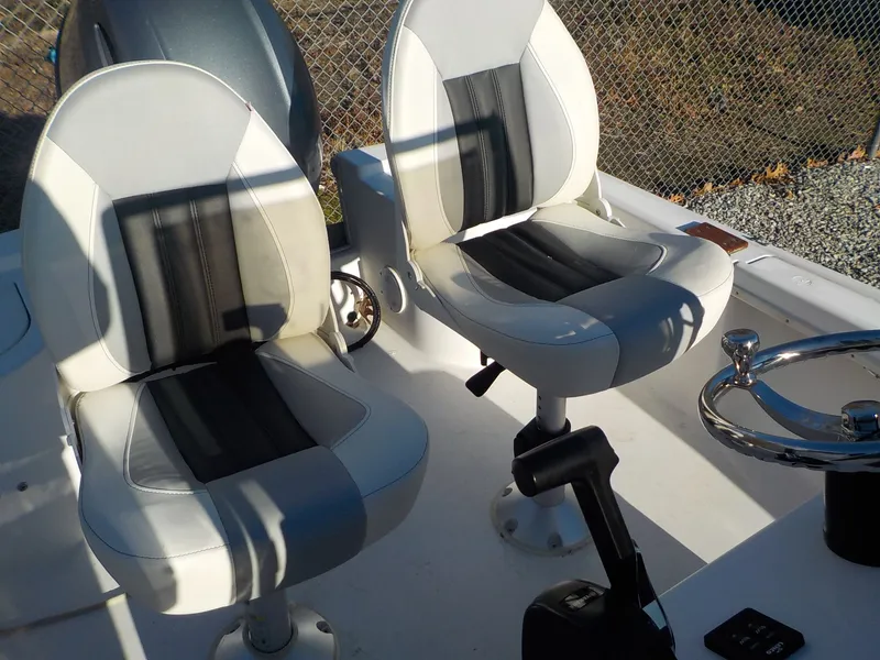 Slide: The Image of Mako 171 Center Console 1998 - 9