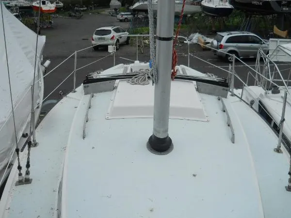 Slide: The Image of Pearson 28 Sloop 1980 - 3