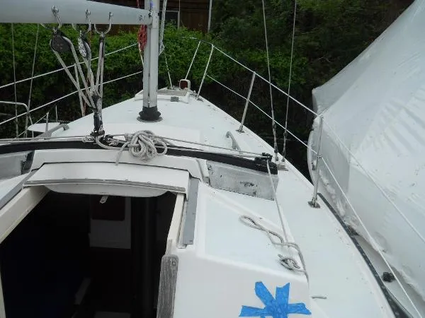 Slide: The Image of Pearson 28 Sloop 1980 - 9