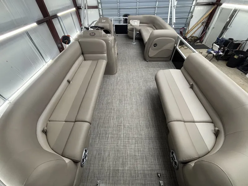 Slide: The Image of Ranger REATA CLASSIC SERIES 200C 2025 - 12