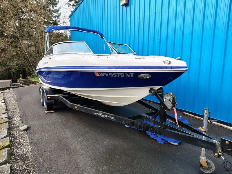 The Image of Rinker 226 Captiva Bowrider 2006 - 1
