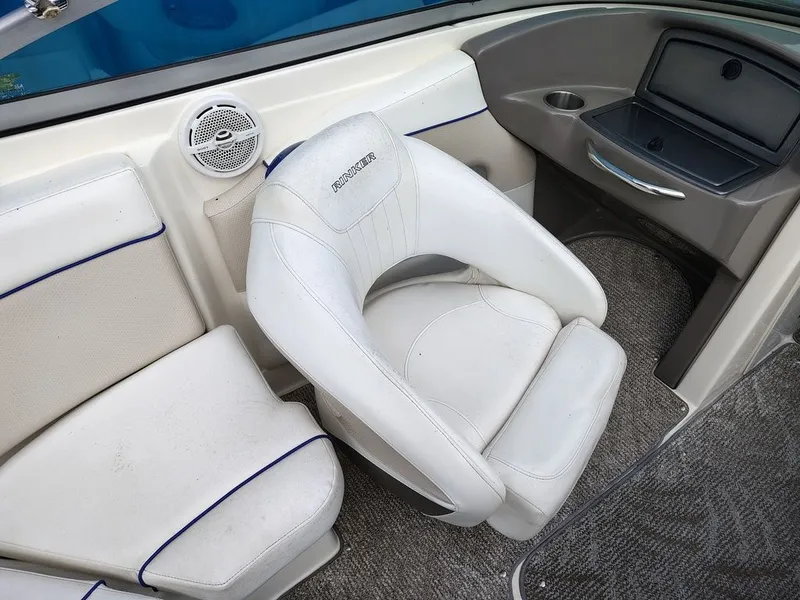 Slide: The Image of Rinker 232 Bowrider 2006 - 10