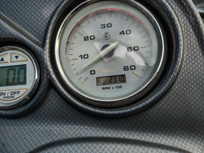 Slide: The Image of Rinker 232 Bowrider 2006 - 6