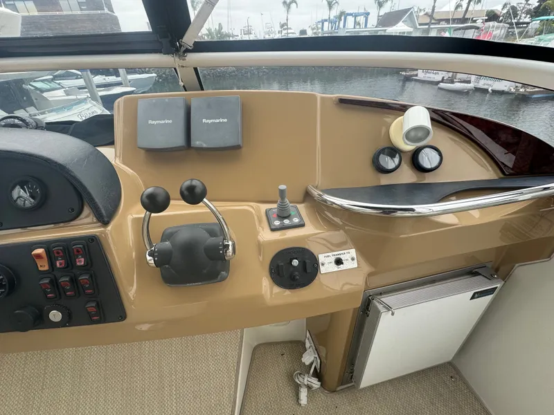 Slide: The Image of Carver 366 Motor Yacht 2004 - 9