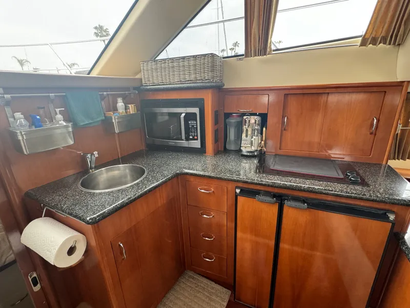 Slide: The Image of Carver Yachts 366 Motor Yacht 2004 - 19