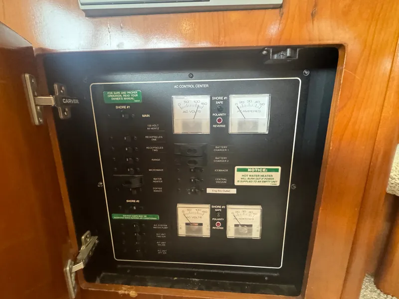 Slide: The Image of Carver Yachts 366 Motor Yacht 2004 - 23