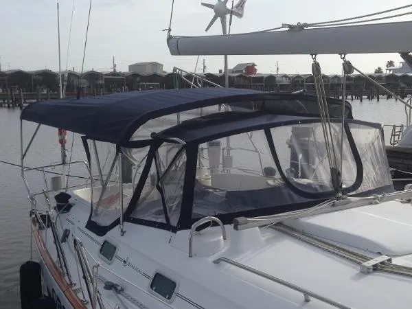 Slide: The Image of Beneteau 411 2001 - 4
