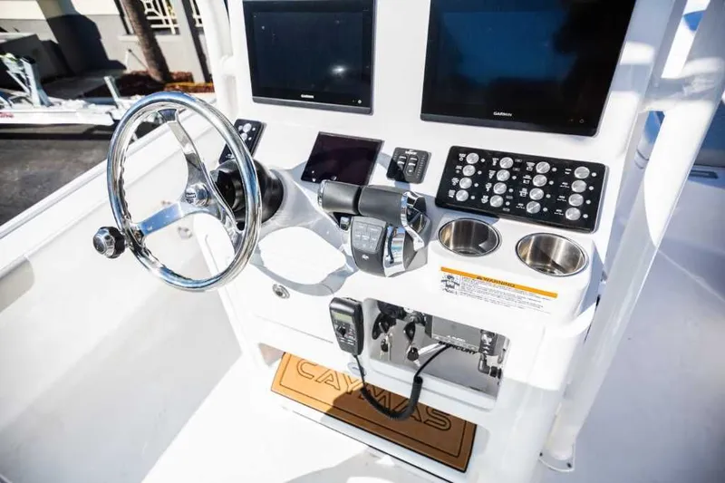 Slide: The Image of Caymas 28 HB Twin 2022 - 19