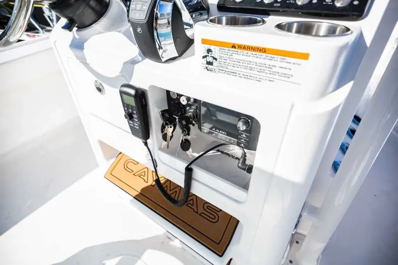 Slide: The Image of Caymas 28 HB Twin 2022 - 21