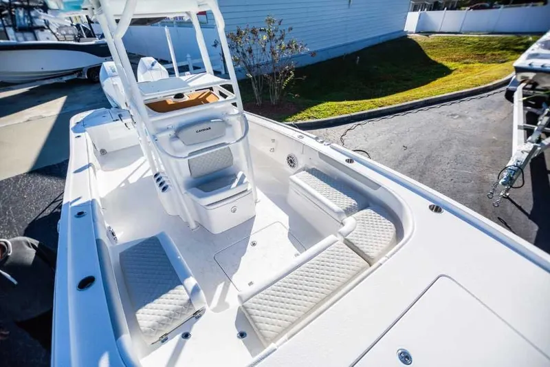 Slide: The Image of Caymas 28 HB Twin 2022 - 6