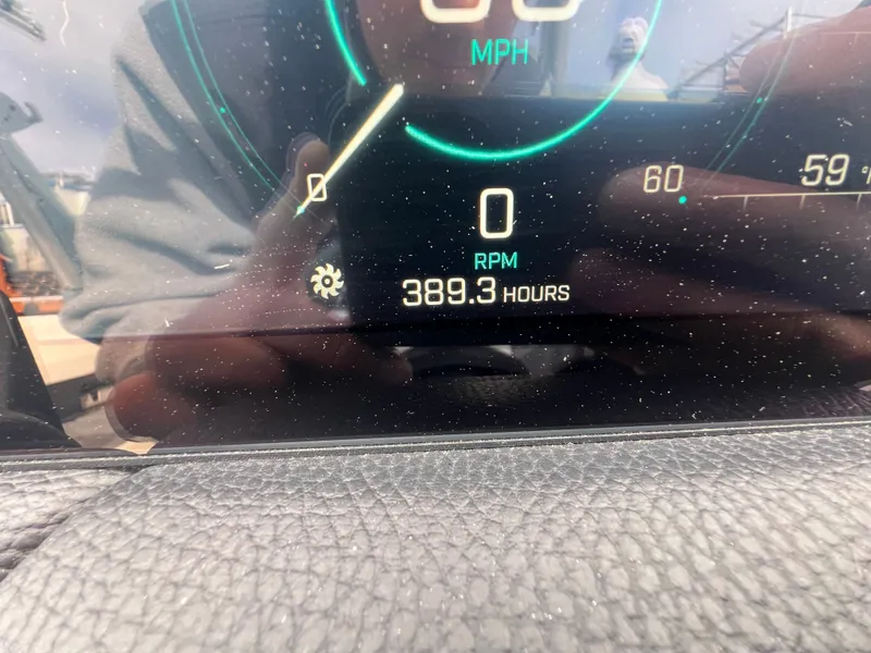 Slide: The Image of Malibu Wakesetter 22 LSV 2025 - 15