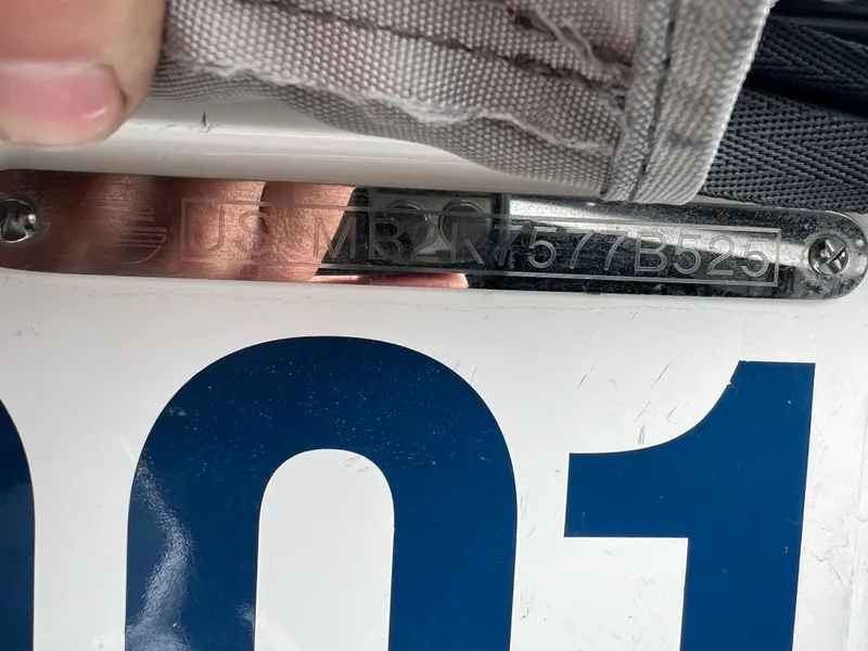 Slide: The Image of Malibu Wakesetter 22 LSV 2025 - 17