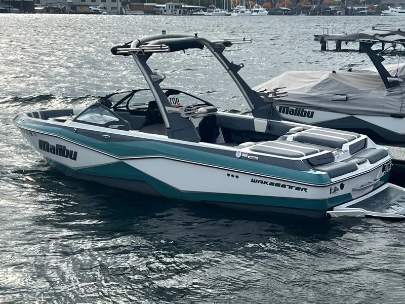 Slide: The Image of Malibu Wakesetter 22 LSV 2025 - 4
