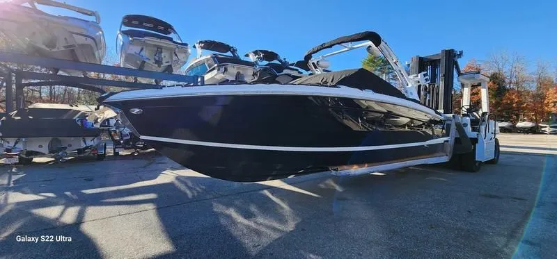 Slide: The Image of Cobalt R8 Surf 2025 - 11