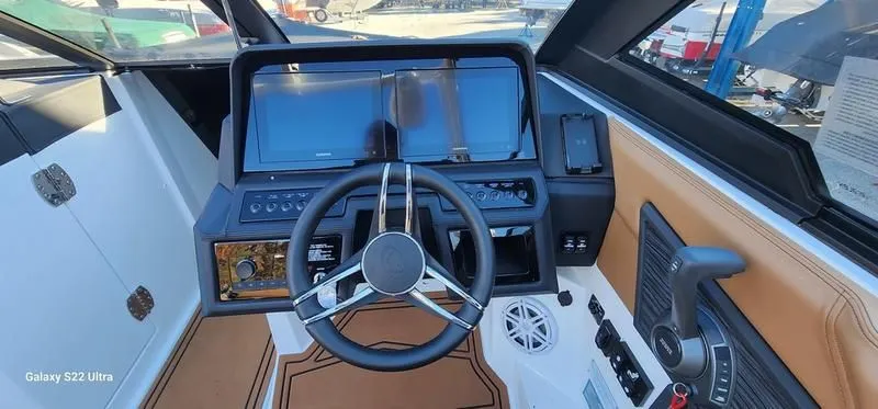 Slide: The Image of Cobalt R8 Surf 2025 - 18