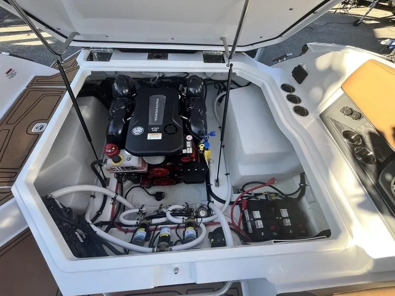 Slide: The Image of Cobalt R8 Surf 2025 - 23