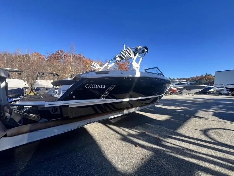 Slide: The Image of Cobalt R8 Surf 2025 - 4