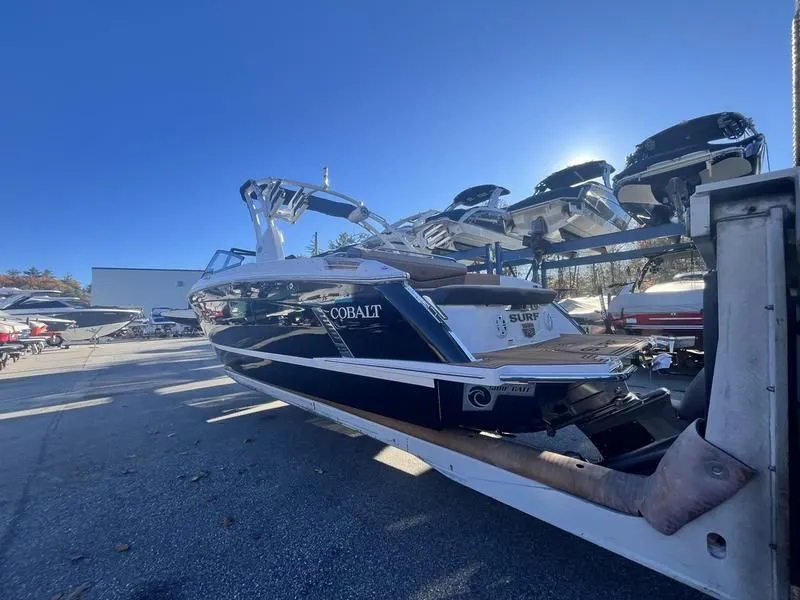 Slide: The Image of Cobalt R8 Surf 2025 - 9