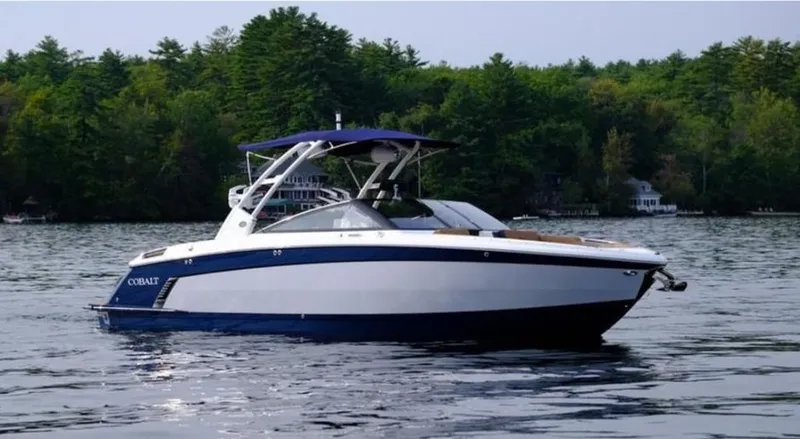 Slide: The Image of Cobalt R8 Surf 2025 - 2