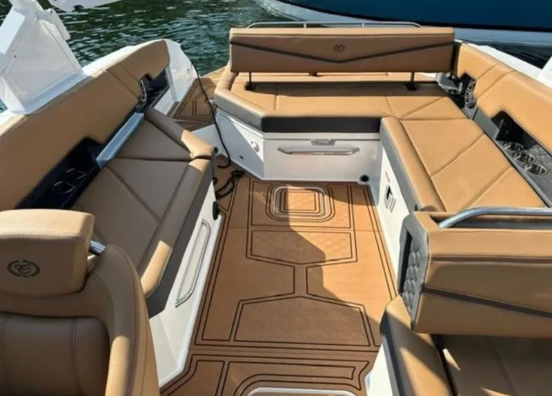 Slide: The Image of Cobalt R8 Surf 2025 - 4