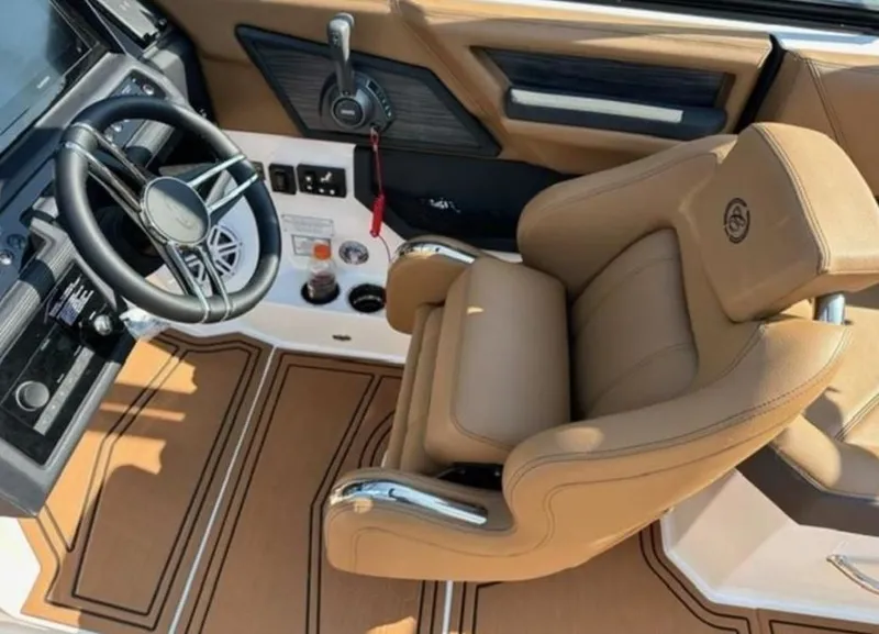 Slide: The Image of Cobalt R8 Surf 2025 - 8