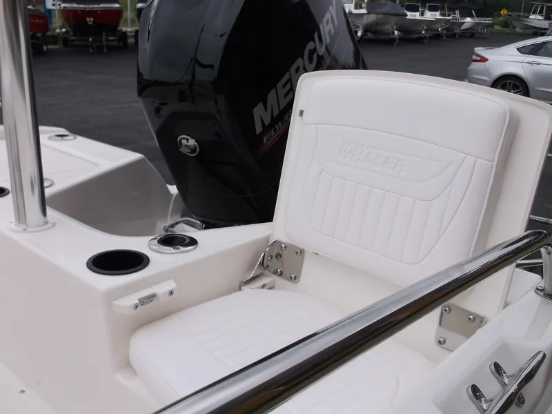 Slide: The Image of Boston Whaler 170 Dauntless 2014 - 10