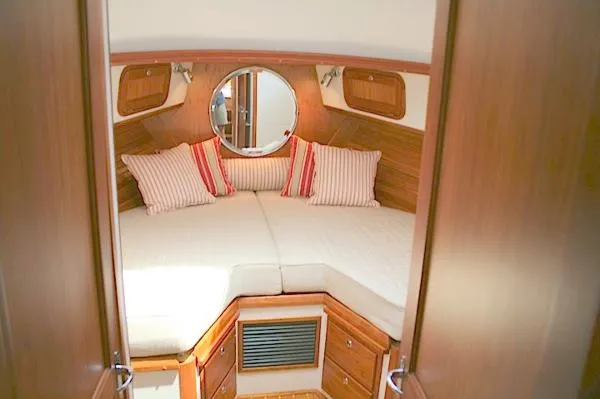 Slide: The Image of Legacy 40 HT Sedan 2001 - 10