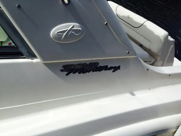 Slide: The Image of Monterey 302 Cruiser 2004 - 5