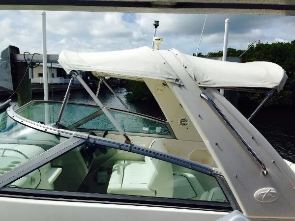 Slide: The Image of Monterey 302 Cruiser 2004 - 6
