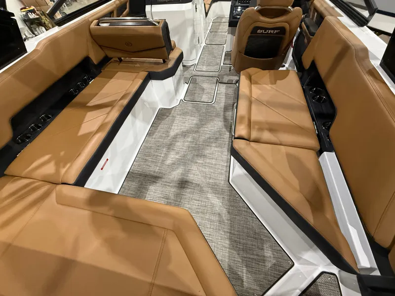 Slide: The Image of Cobalt R8 Surf 2026 - 936