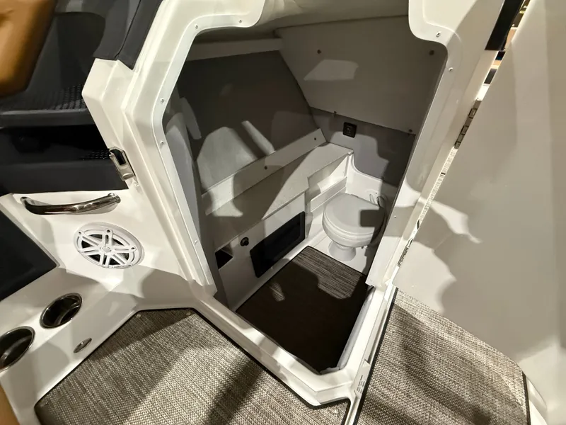 Slide: The Image of Cobalt R8 Surf 2026 - 943