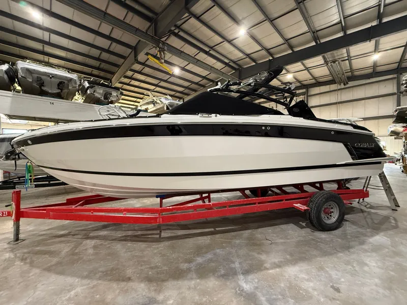 Slide: The Image of Cobalt R8 Surf 2026 - 954