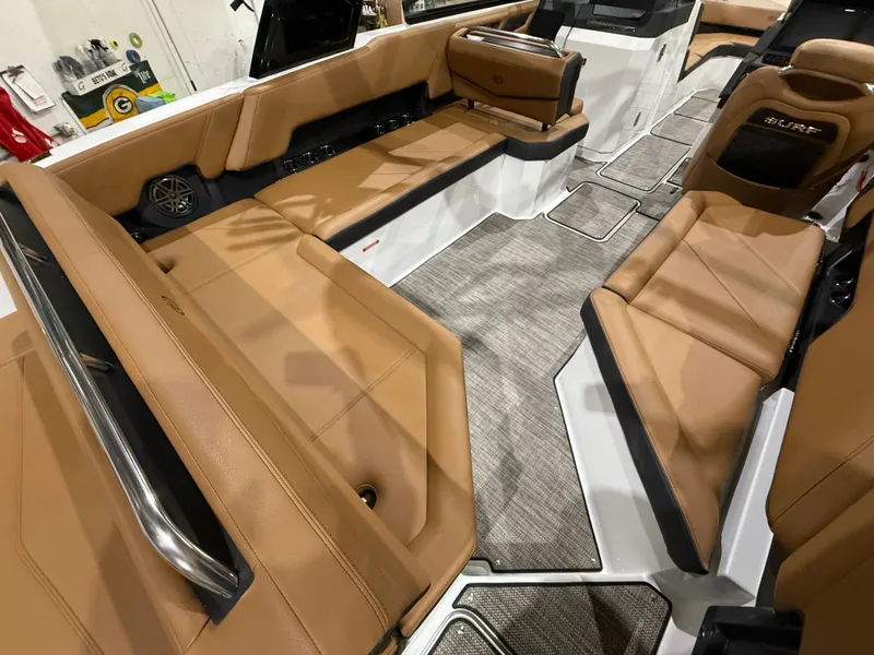 Slide: The Image of Cobalt R8 Surf 2026 - 956