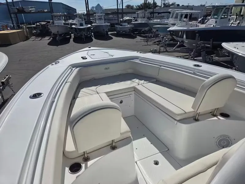 Slide: The Image of Sea Hunt Ultra 275 SE 2024 - 12