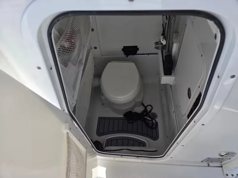 Slide: The Image of Sea Hunt Ultra 275 SE 2024 - 13