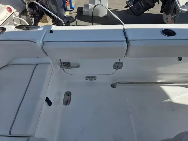 Slide: The Image of Sea Hunt Ultra 275 SE 2024 - 5