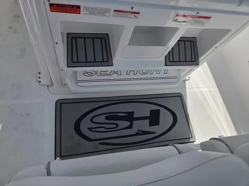 Slide: The Image of Sea Hunt Ultra 275 SE 2024 - 8