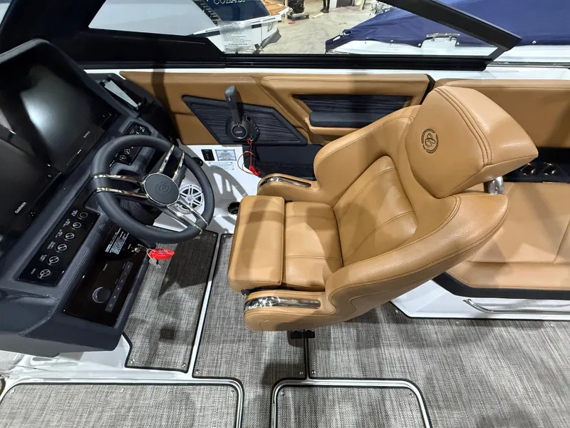 Slide: The Image of Cobalt R8 Surf 2026 - 1070