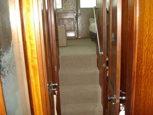 Slide: The Image of Hatteras 38 Sport Fisherman 1972 - 10